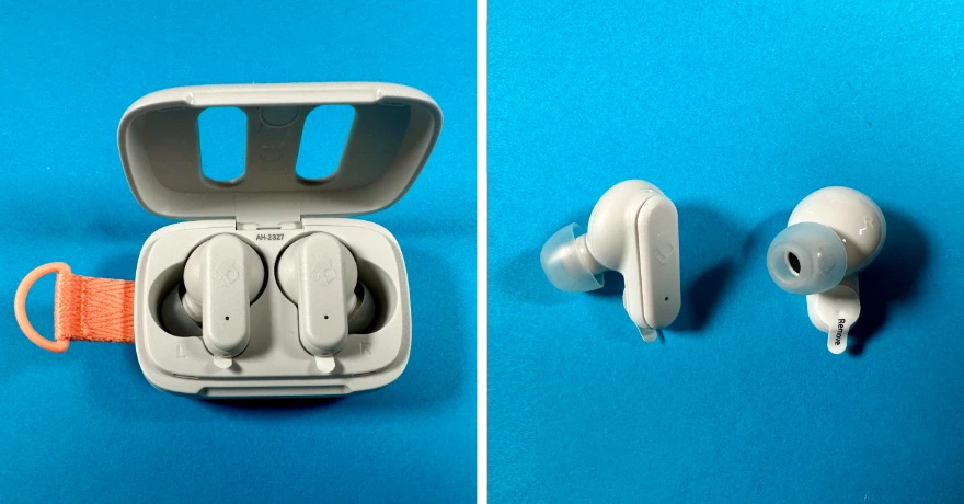 Links: Das Case geöffnet mit den Ohrhörern. Rechts: Die Ohrhörer aus dem Case genommen (inkl. Kontaktunterbrecher-Stickern).